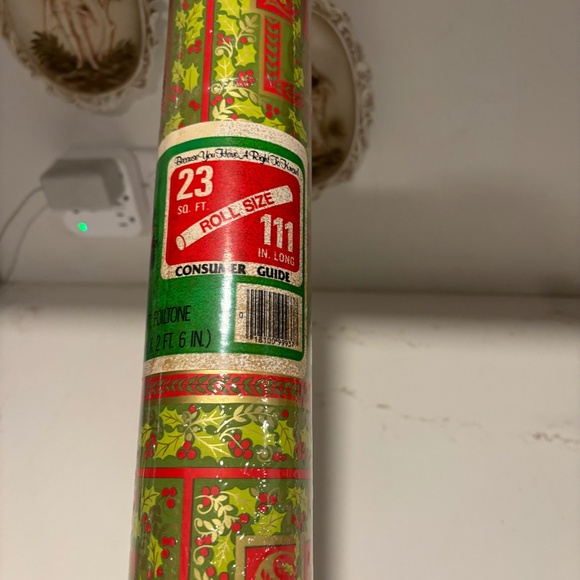 Plus Mark Vintage Christmas Wrapping Paper New Green Red Gold mistletoe 111 in - Picture 1 of 5